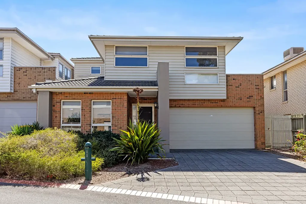 Modern Family Living Close to All Amenities