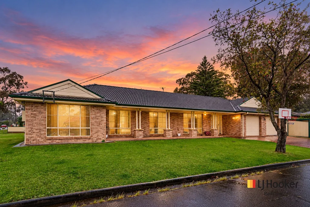 Padstow 4कमरा Spacious Single-Level Family Home on Approx. 537.5sqm with Endless Potential to Renovate or Rebuild (STCA)