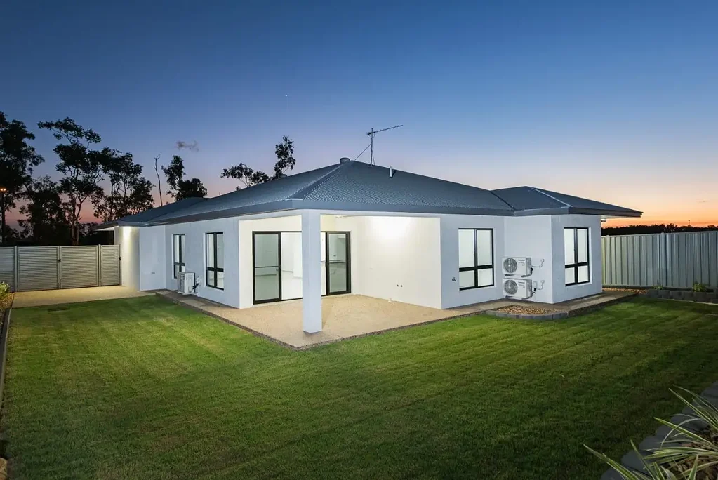 Contemporary Lifestyle & Space - Immaculate Residence in Prime Durack Location