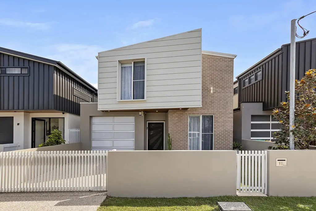 Merewether 4房  Carefree indoor/outdoor living & entertaining, 500m to the sand and surf
