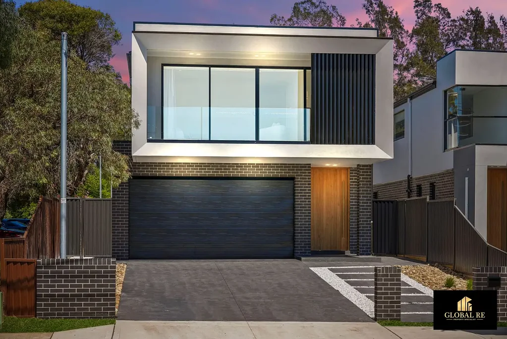 Canley Heights 6غرفة نوم A Masterpiece of Modern Living