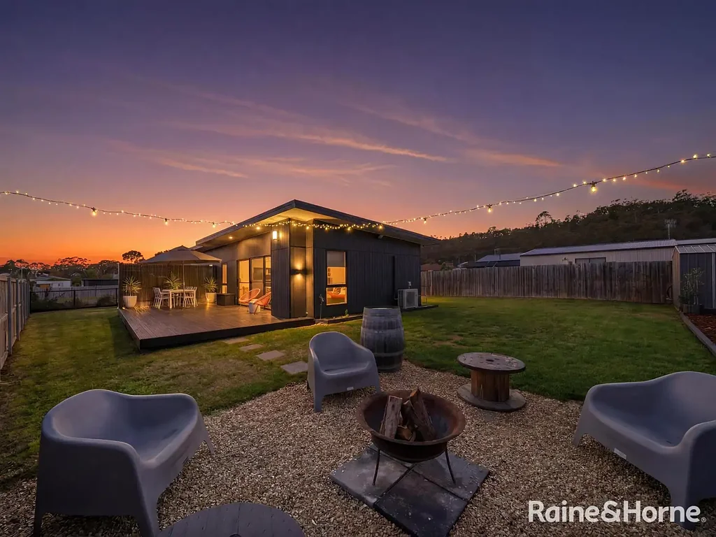 Orford 3ਬੈੱਡਰੂਮ The Black Shack - Contemporary Coastal Luxury