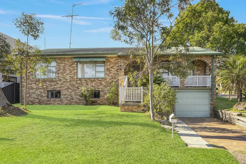 Caringbah South 3બેડરૂમ Spacious Family Living with Endless Versatility in a Premier Caringbah South Address
