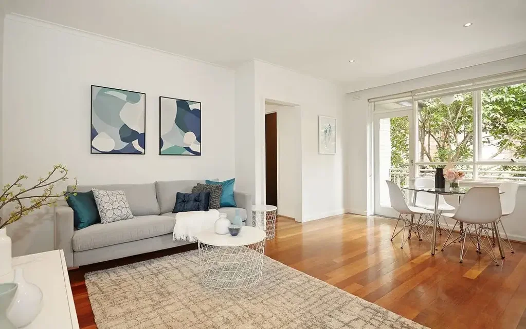 FULLY RENOVATED TWO BEDROOM APARTMENT