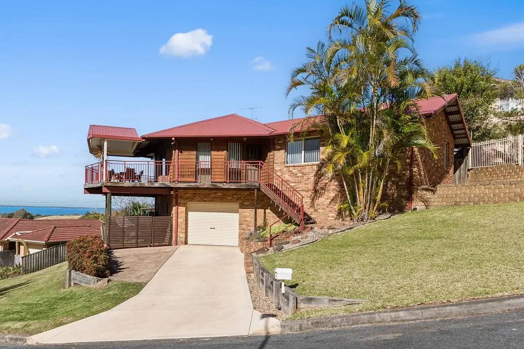 Koonawarra 3Habitaciones Where Lake Views Meet Timeless Warmth