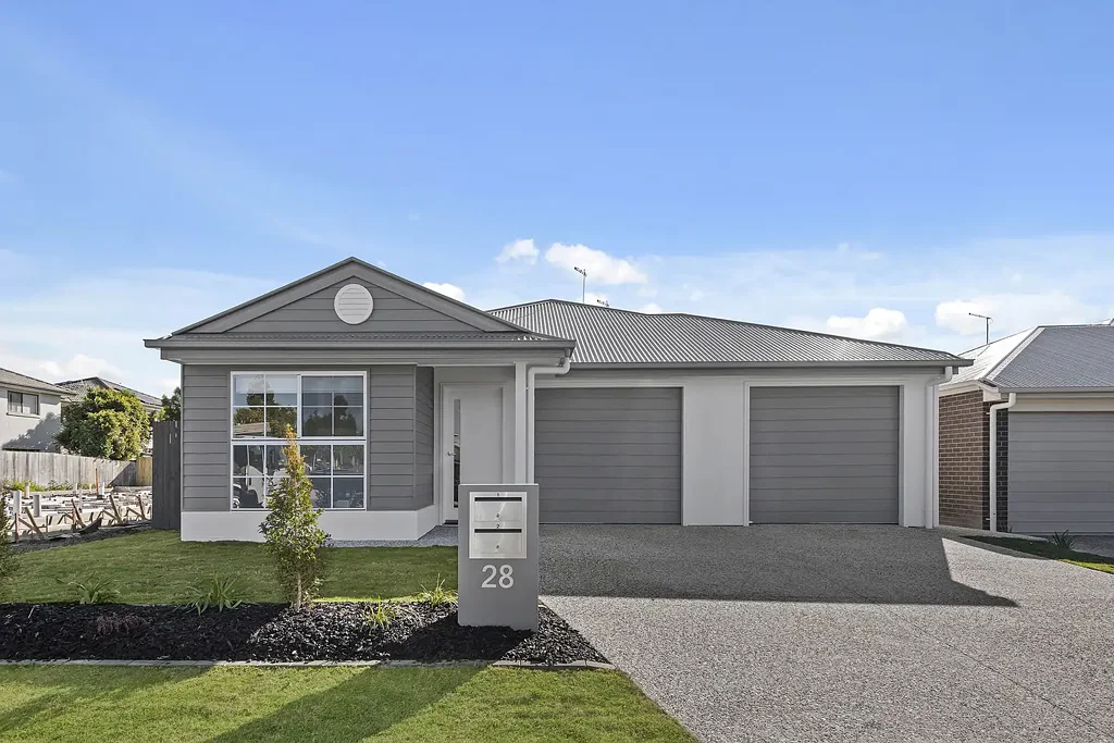 FOUR BEDROOM  DUPLEX HOME