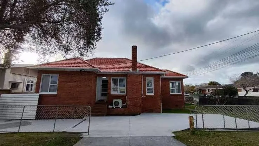 Devonport Home in Top schools zone, close to everything you need!
