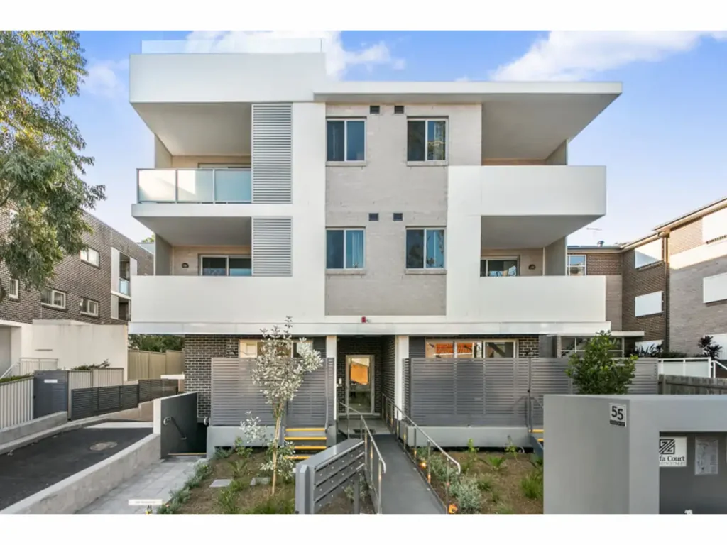 DESIGNER 2 BEDROOM APARTMENT!!!