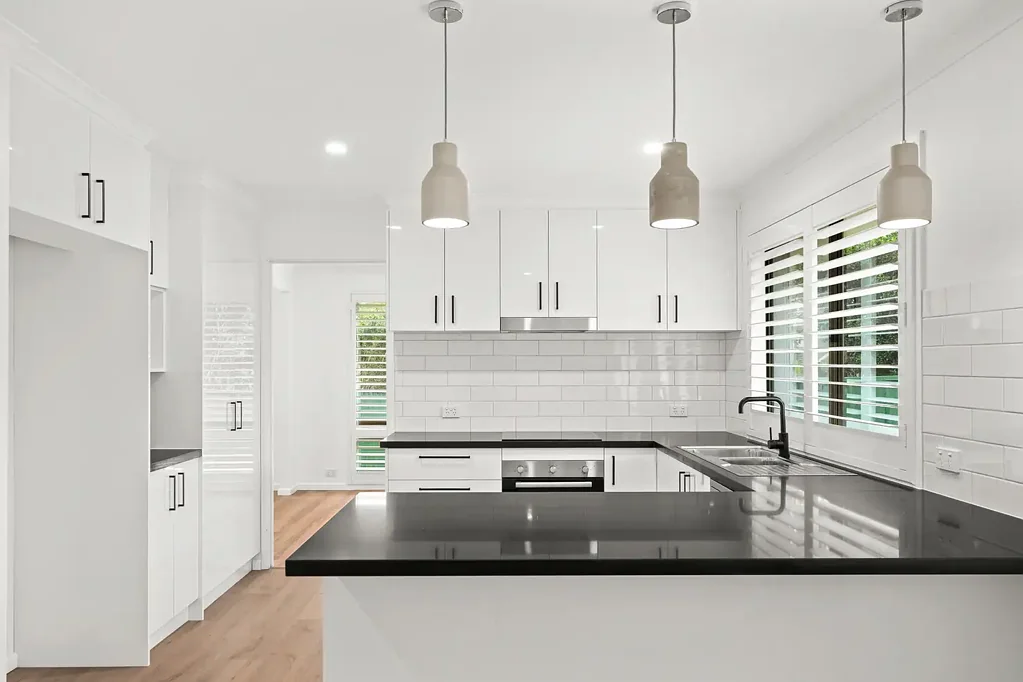 Coastal Comfort with Modern Family Living