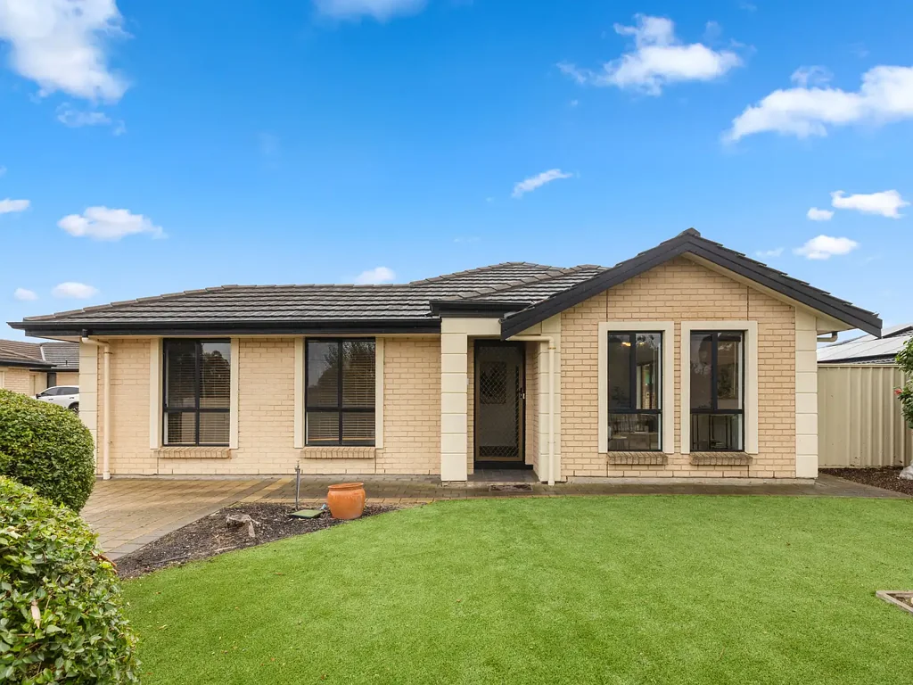 Morphett Vale 3ห้องนอน Perfectly Positioned, Private and Effortless Living