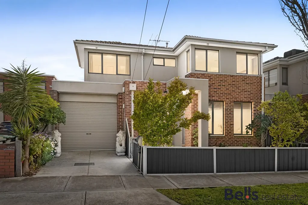 Sunshine West 3 Bedroom Spacious, Standalone and Superbly Convenient