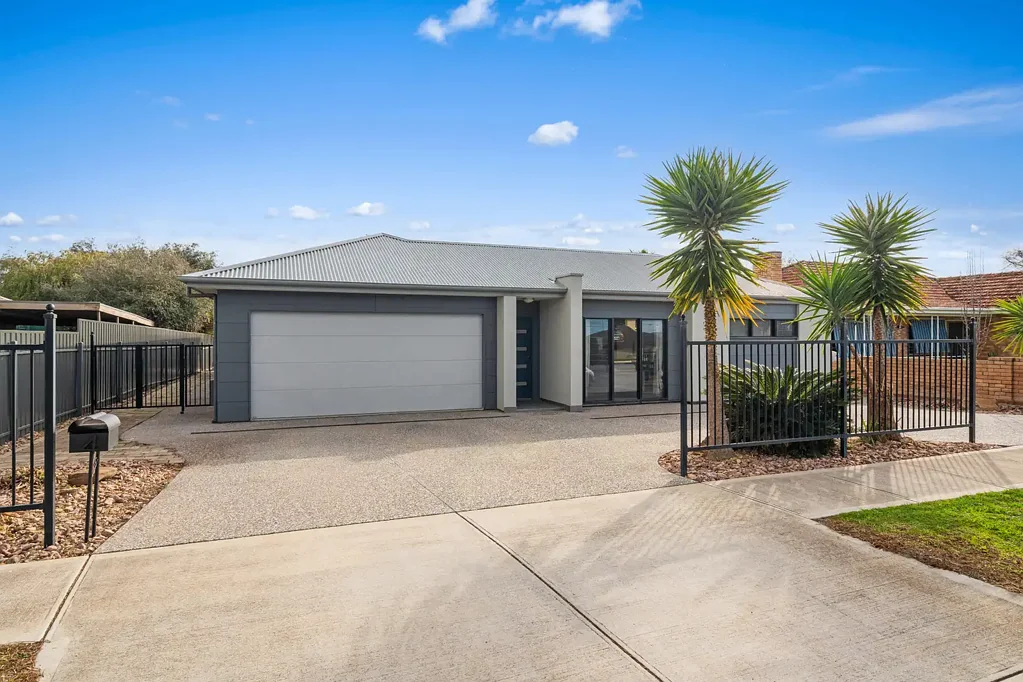 4 Tralee Avenue, Broadview, SA 5083