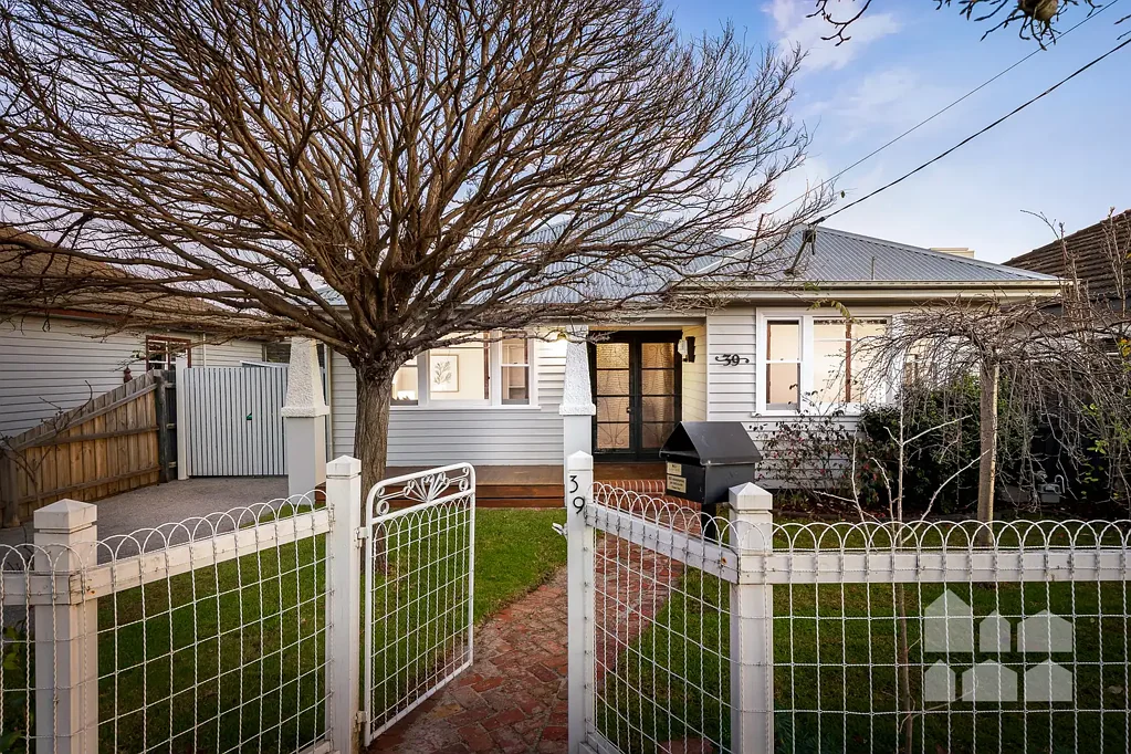 West Footscray 4Phòng ngủ Beautifully renovated, perfectly located