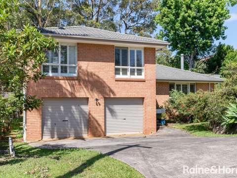 Mollymook Beach 4 Bedroom MOLLYMOOK SPLIT LEVEL RESIDENCE