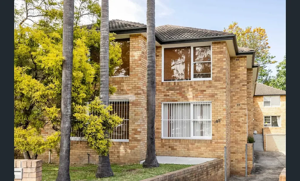 Light-Filled 3-Bedroom Home with Air Conditioning & Convenient Location