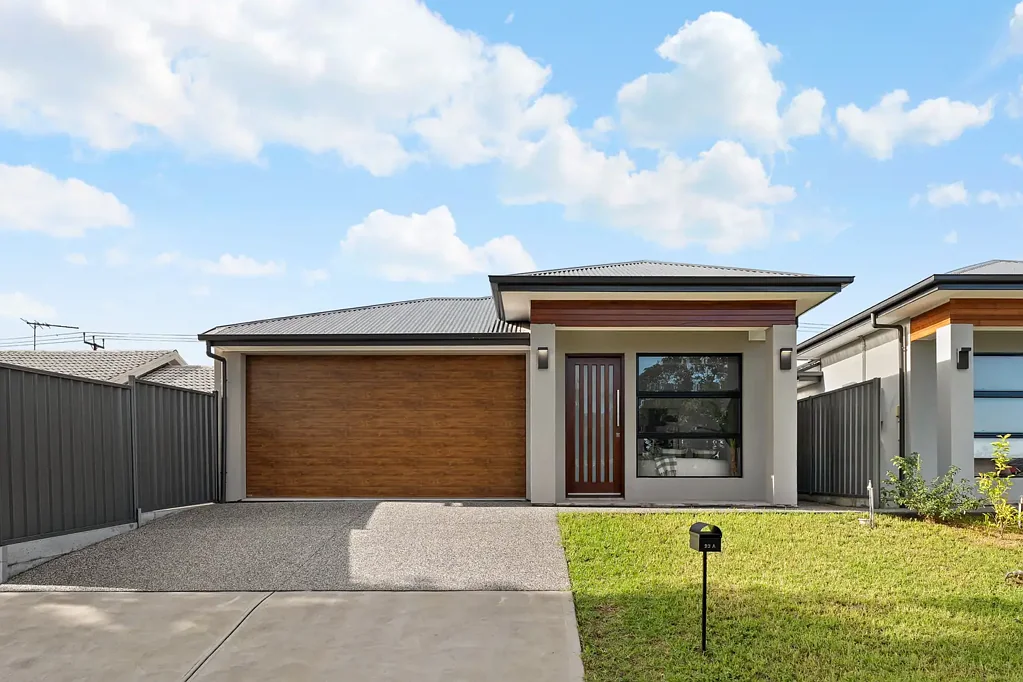 Gilles Plains 4房  Modern 4-Bedroom Designer Living in Gilles Plains