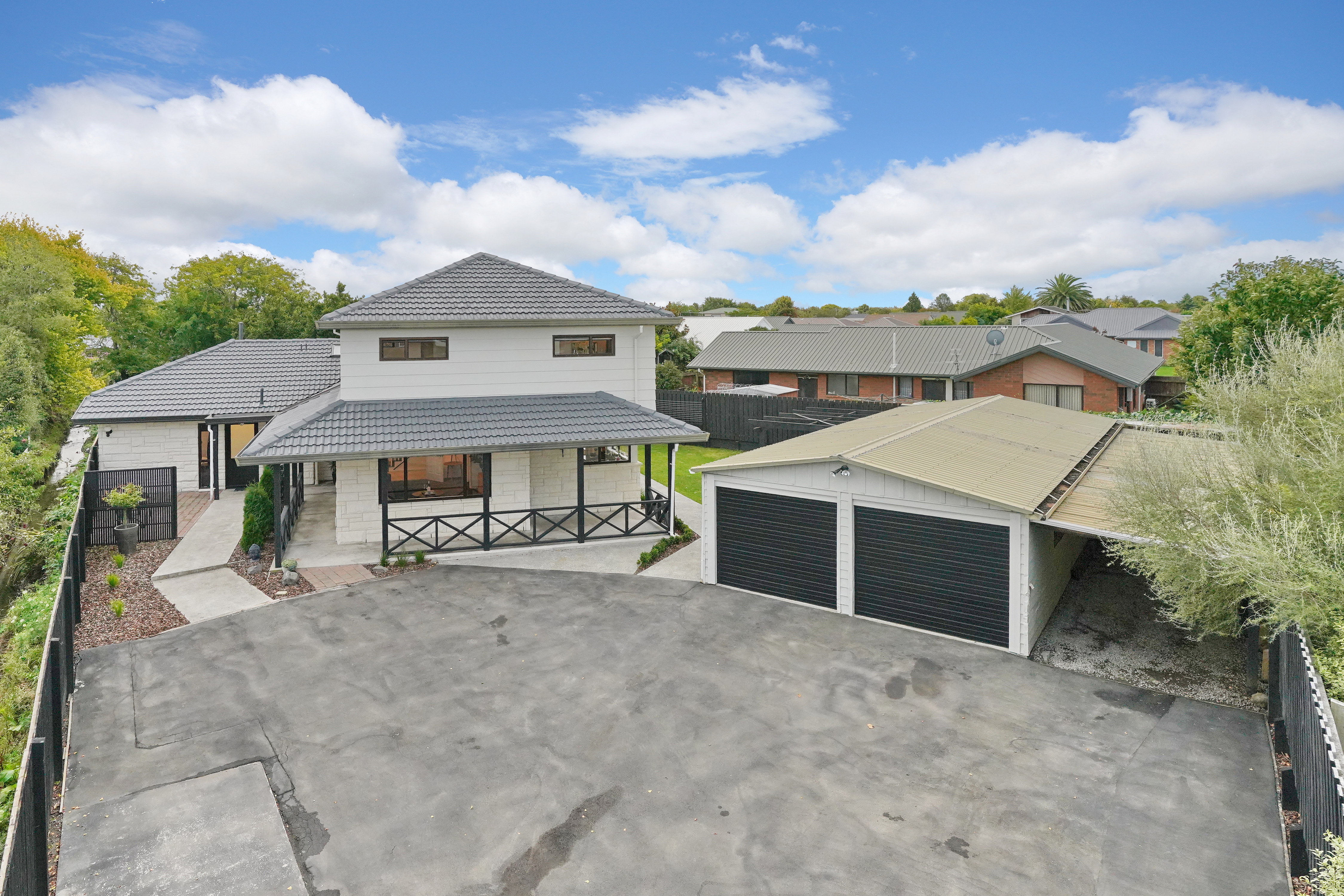 77 Dunedin Street, Redwood, Christchurch, 6 Kuwarto, 3 Banyo