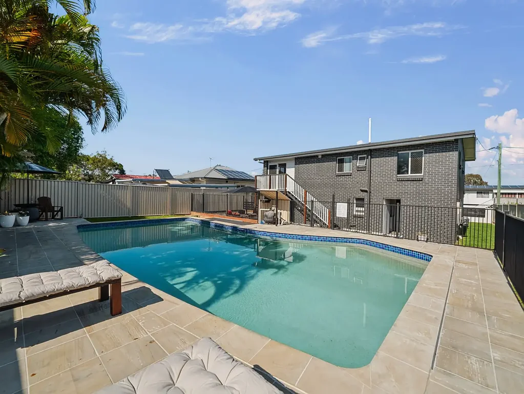 Kippa-Ring 3બેડરૂમ Renovated, Room for Everything & A Pool Made for Summer!