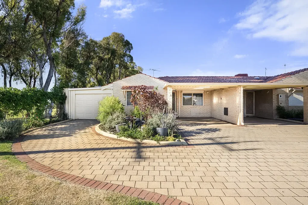 Cooloongup 3Kwarto Beautifully refreshed over-55's unit.