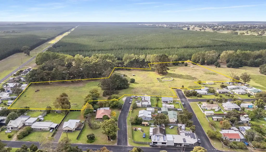 Tarpeena INVESTMENT OPPORTUNITY WITH SUBDIVISION POTENTIAL
