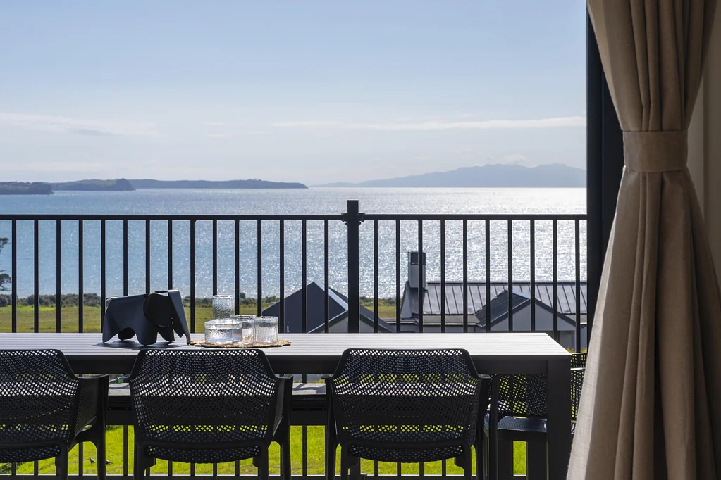 Okura Bush 4Moenga Single Level Coastal Living