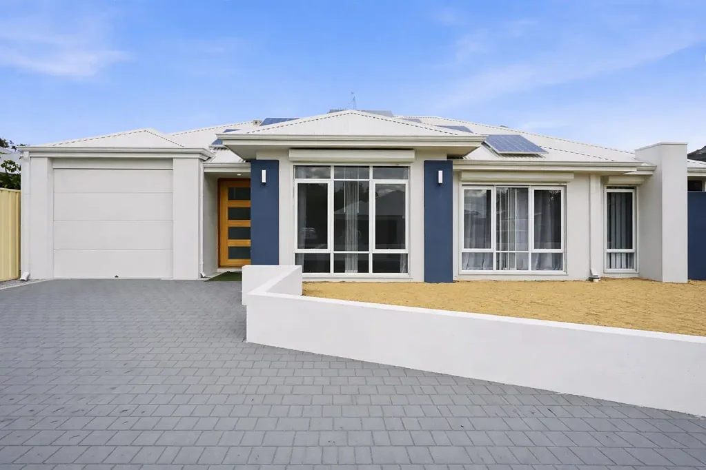 Beckenham 4 Bedroom YOUR PERFECT GREEN TITLE ABODE ON LOWTH ROAD!