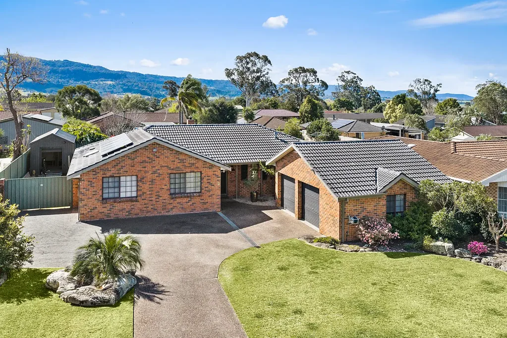4 Helsinki Parade, Bomaderry, NSW 2541