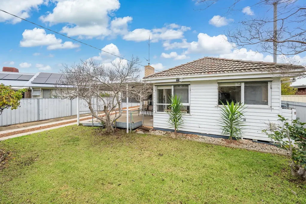 8 Levis Street, Shepparton, VIC 3630, 3 Bedrooms, 2 Bathrooms, House