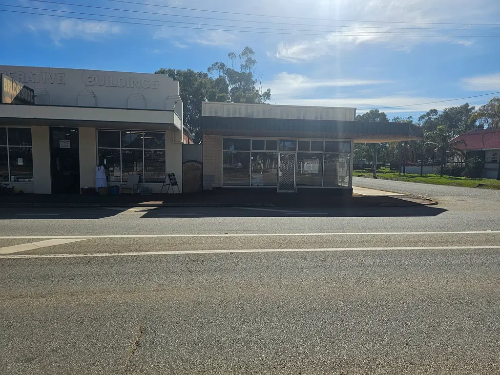 Tammin  STUDIO/OFFICE/SHOP
BUSINESS OPPORTUNITY IN TAMMIN
$145,000.00