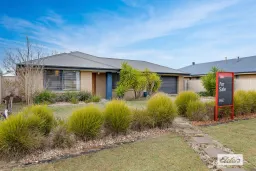 17 Britton Court, Jindera