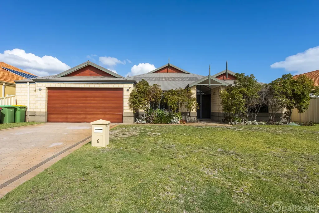 Secret Harbour 4房  Spacious family living with theatre, activity & entertainers alfresco