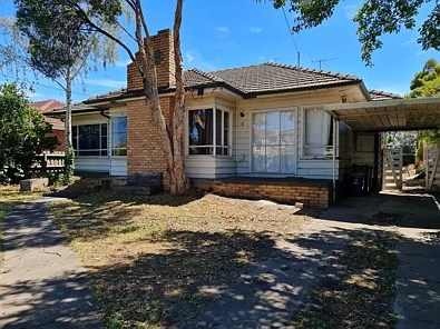 Burwood 3房 宽敞三卧住宅 768sqm土地 便捷Burwood区 靠近大学学校 交通便利 抛光木地板 大型后院 Potential 4 Townhouse development site (STCA) Walk to Deakin Uni, GRZ3 Perfect Rooming House Site.