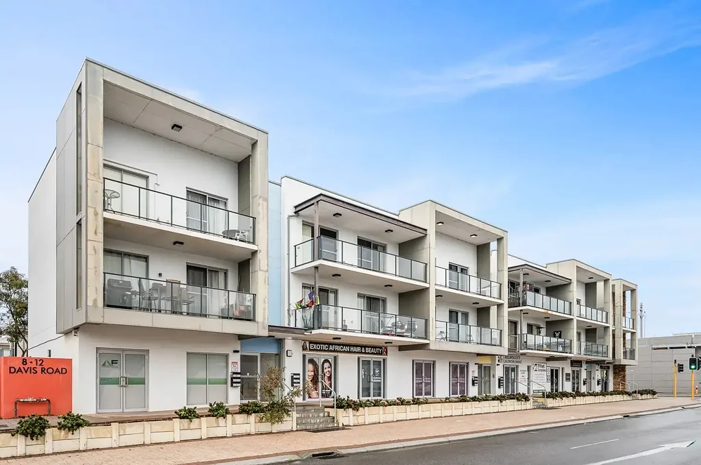 Kelmscott 2房  UNDER OFFER!! Modern & Spacious Apartment in Convenient Kelmscott! Live a low maintenance & convenient lifestyle! Rental Yield of ~6.2%!