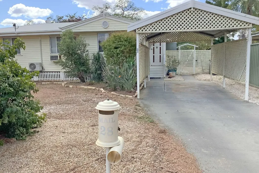28 Wompoo Road, Longreach, QLD 4730