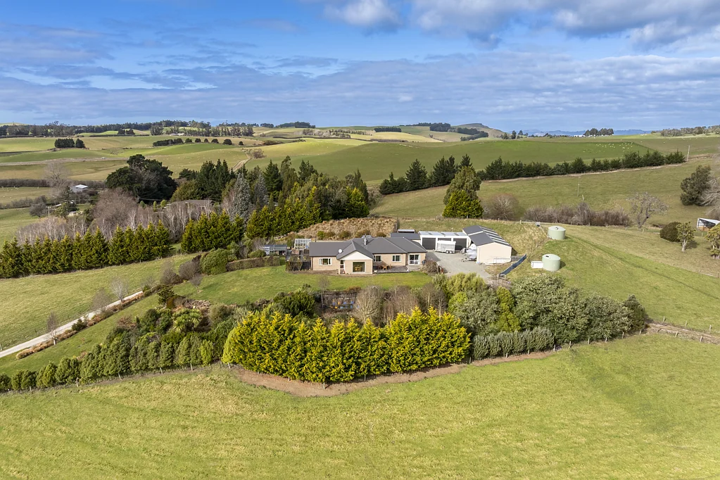 Waikouaiti 4Moenga Lifestyle Opportunity With Stunning Views