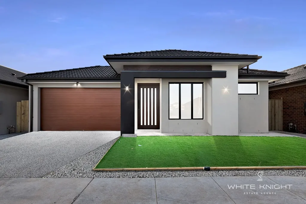 Fraser Rise 4Moenga EAST FACING ,BRAND NEW, 4 BED, 2 LIVINGS & REFREGERATED COOLING- LOOK NO FURTHER!