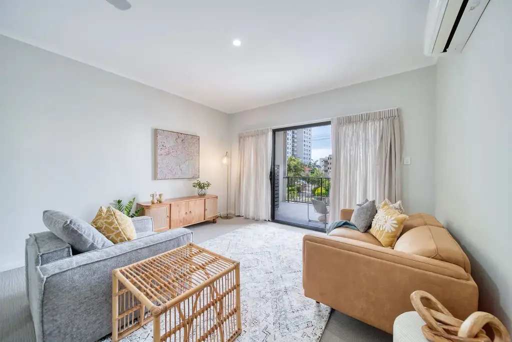Maroochydore 4 Bedroom Townhouse Living with House-Sized Proportions, Steps to the River!