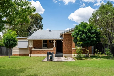 17 Cox Street, Mudgee, NSW 2850, 3房, 1浴, House
