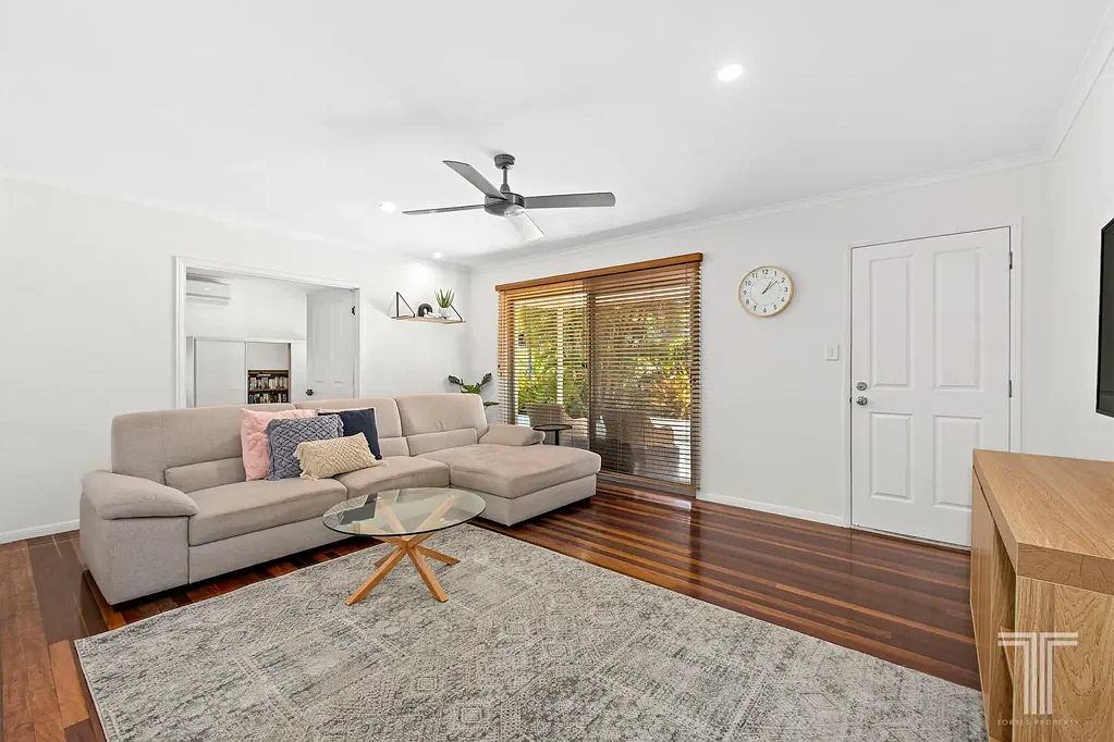 5 Honeysuckle Street, Mansfield, QLD 4122