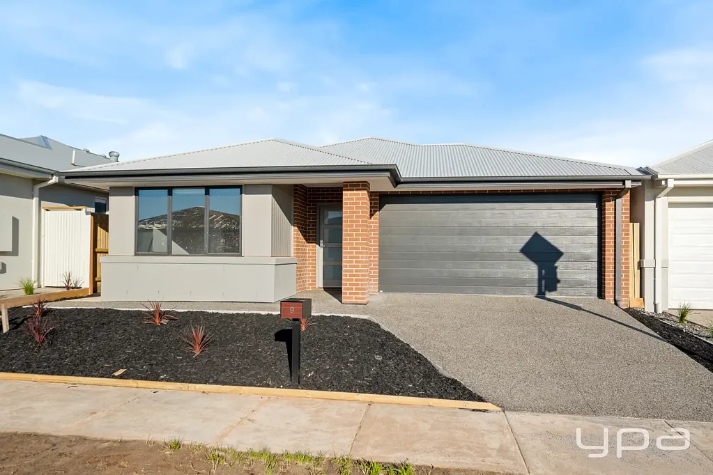 BRAND NEW FAMILY HOME IN THE POPULAR RIVERWALK ESTATE!