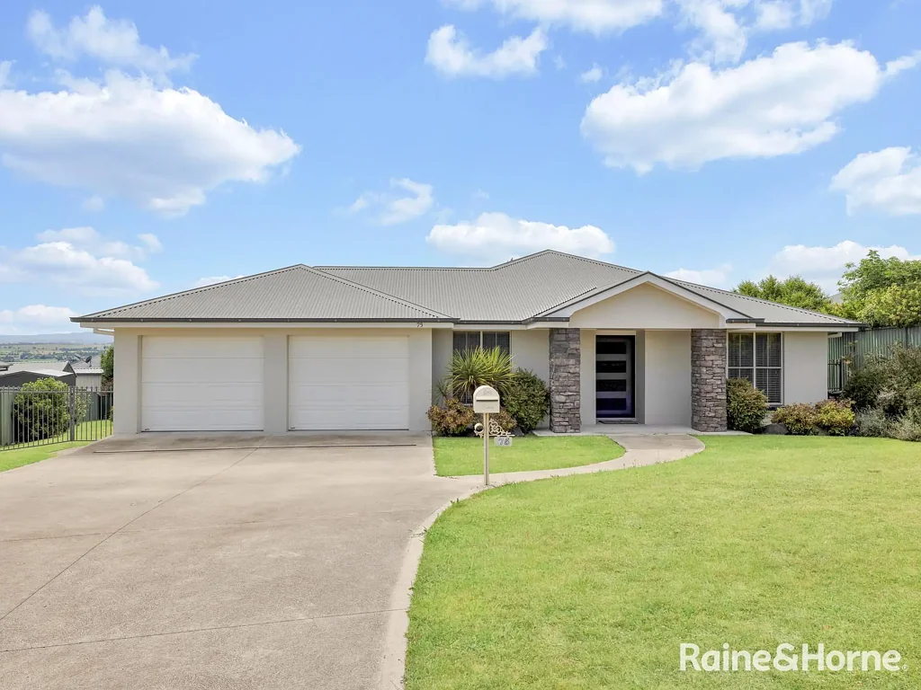 75 Freeman Circuit, Llanarth, NSW 2795