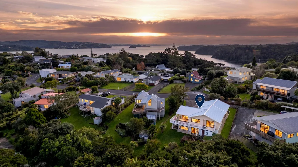 Russell 2Moenga Flexible living with future upside