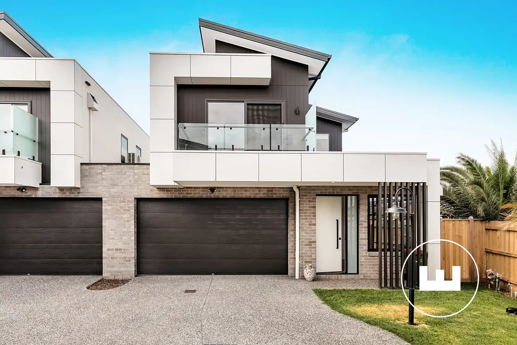Beaconsfield Townhouse - Great Location