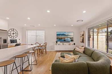 Sutherland 2房 时尚、低维护的宁静生活 Stylish, Low-Maintenance Living in a Peaceful Setting