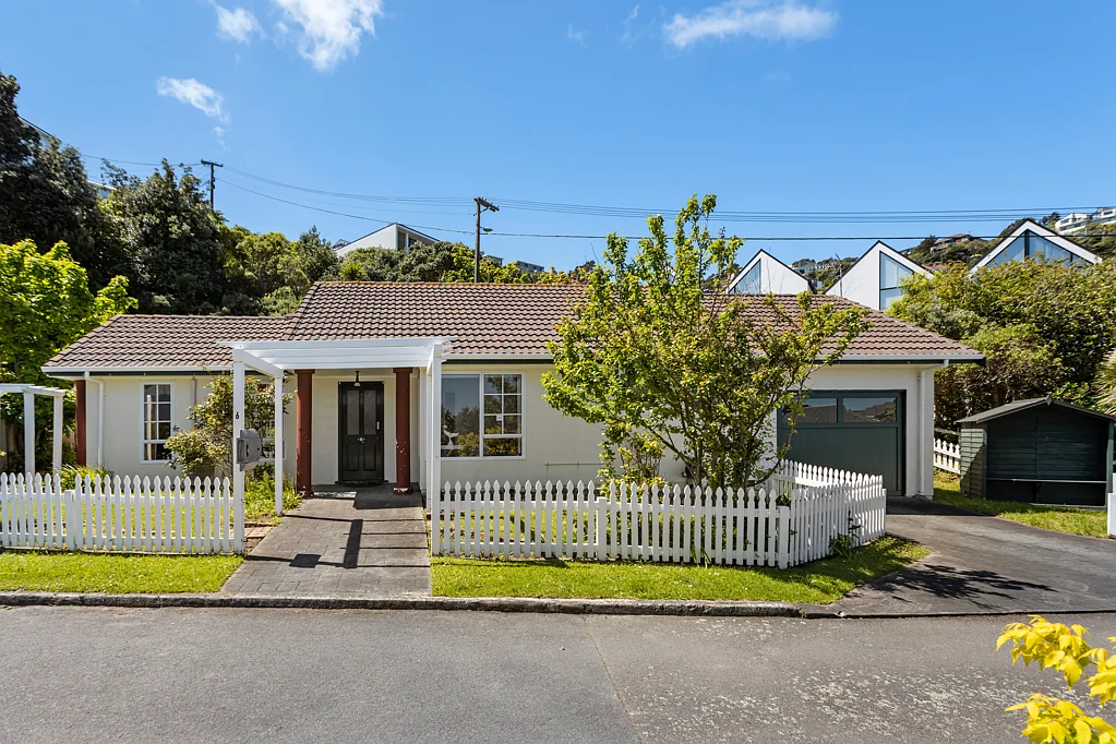 6 Erskine Close, Island Bay, Wellington