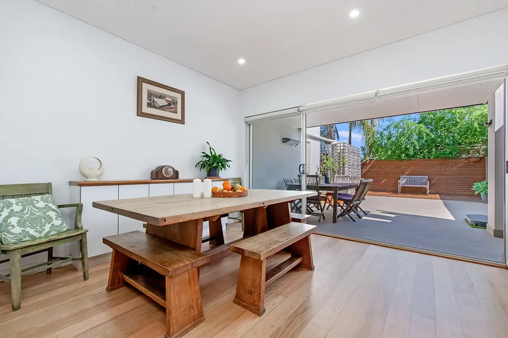 Asquith 3Habitaciones Sunlit family sized and convenient lifestyle haven with extra large rear courtyard in prime location
