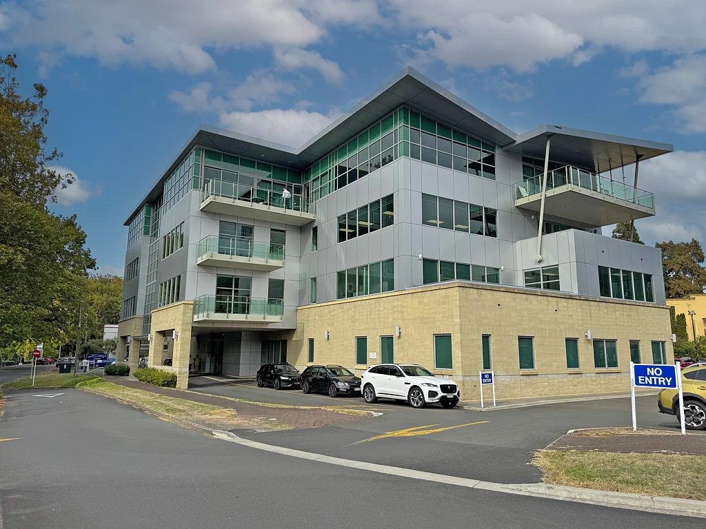 Hamilton Central Modern Offices on the River