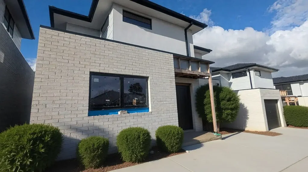 Frankston South 4침실 Brand-New Luxury Town home in the Frankston High School Zone - Completion date April 2026