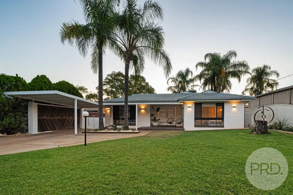 12 Mimosa Drive, Mount Austin, NSW 2650