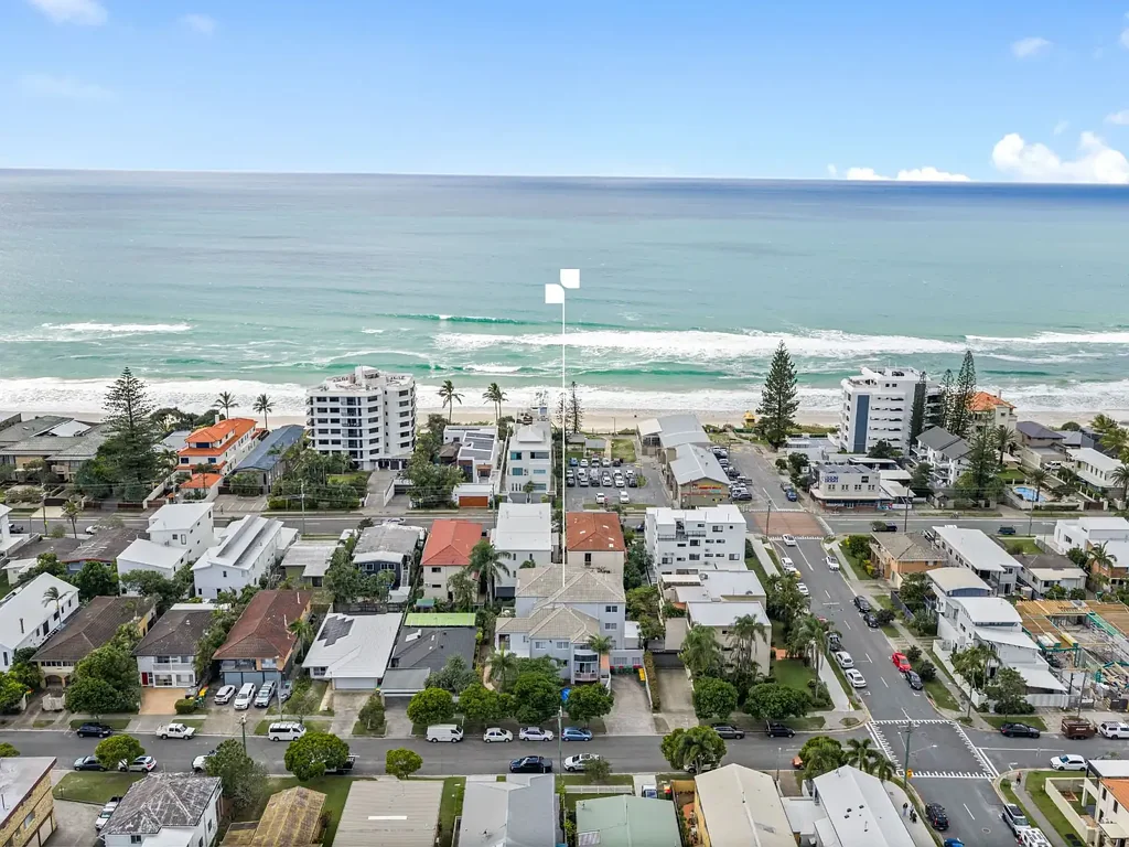 Mermaid Beach 2房  BE QUICK!  Coastal Living Just Moments from the beach